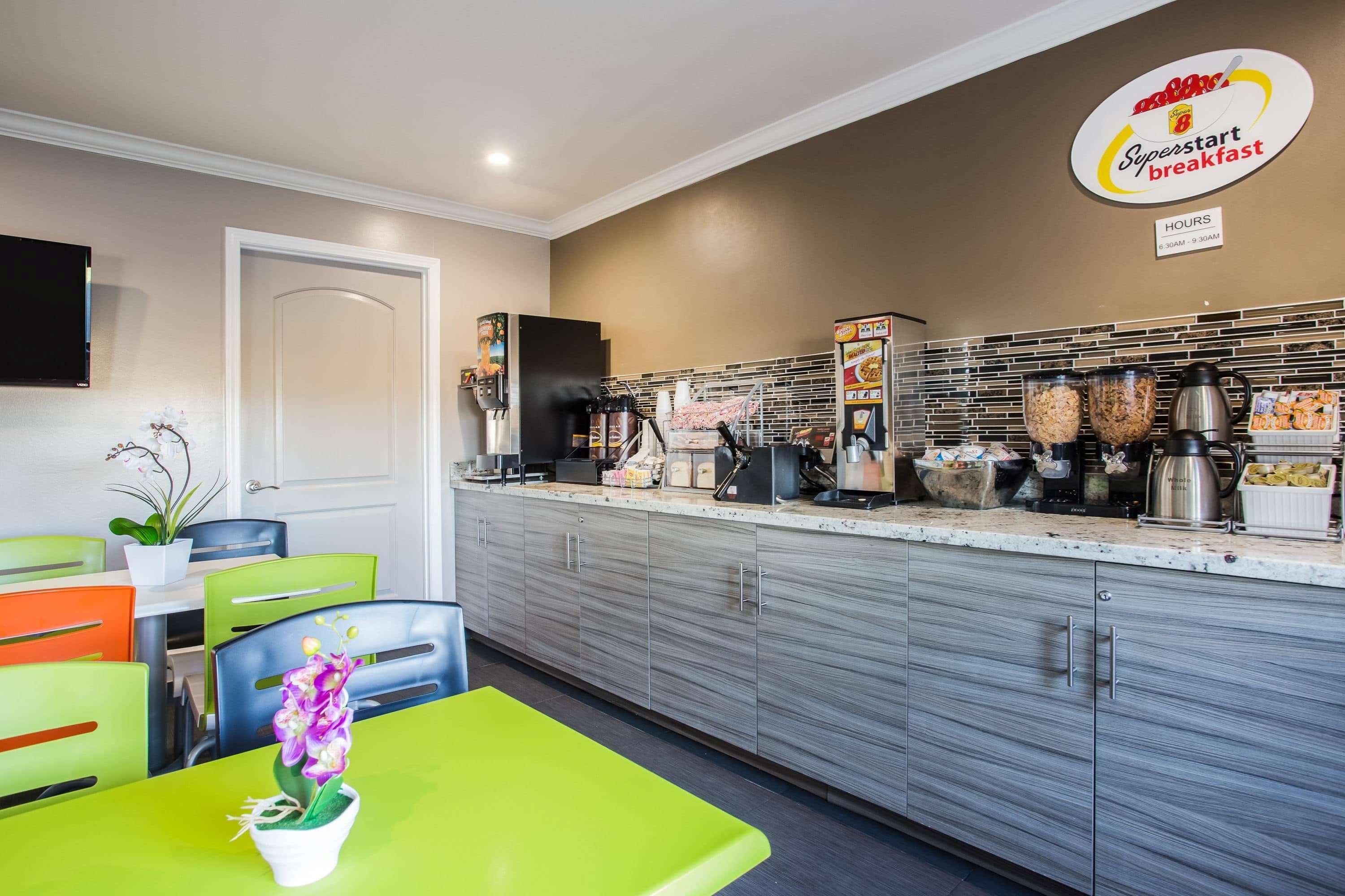 Motel Super 8 By Wyndham