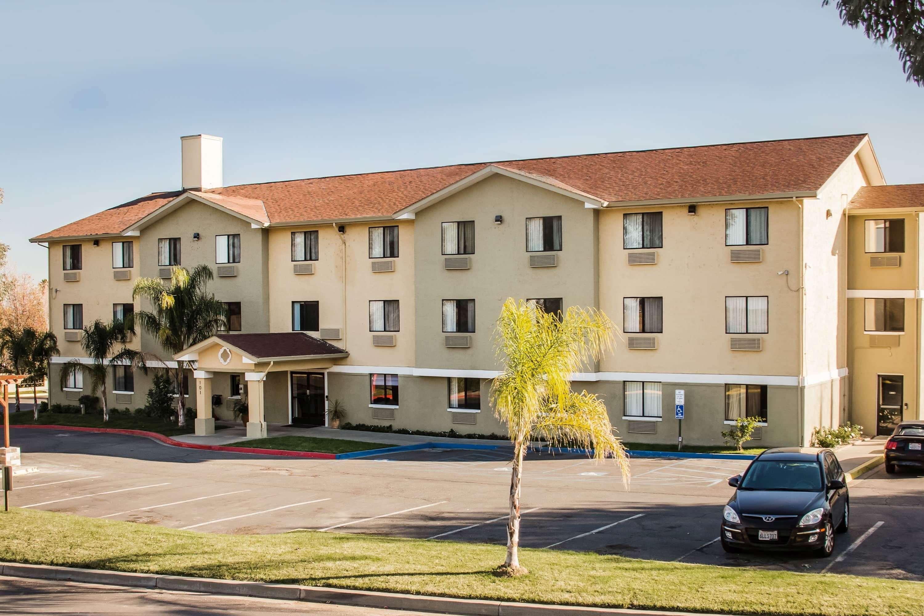 Super 8 By Wyndham Motel